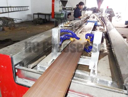 PE木塑型材設(shè)備